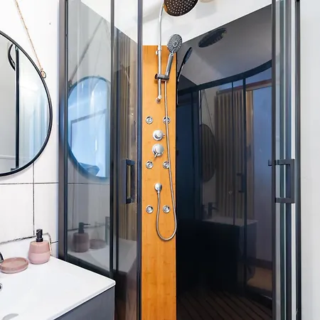 Апартаменты La Rosee - Zen A 50m Des Thermes - Vue Casino, Sdd Hydromassante, Smart Tv Бурбонн-ле-Бен